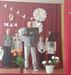 9 мая в Вараксинском  сельском Доме культуры совместно с библиотекой состоялся праздничный концерт "Был месяц май" - фото - 8